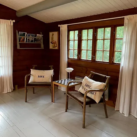 Cozy And Authentic Log House Dronningmolle
