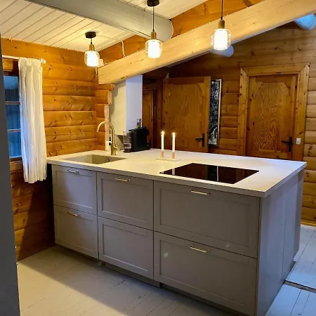 Cozy And Authentic Log House *