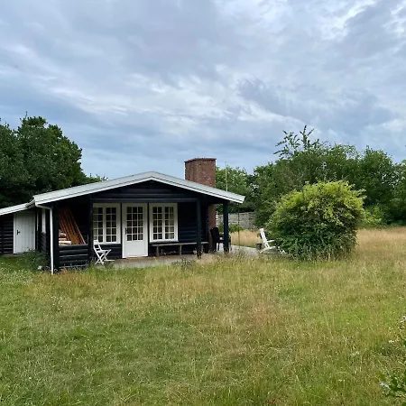 Cozy And Authentic Log House Dronningmølle